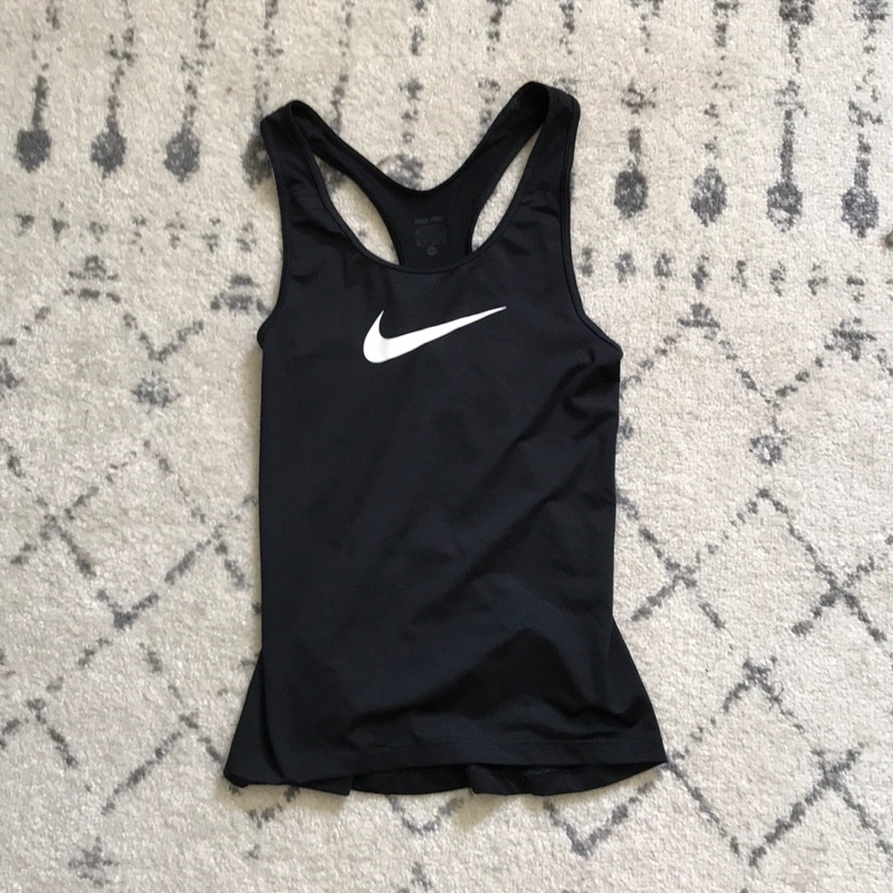 Nike pro workout top